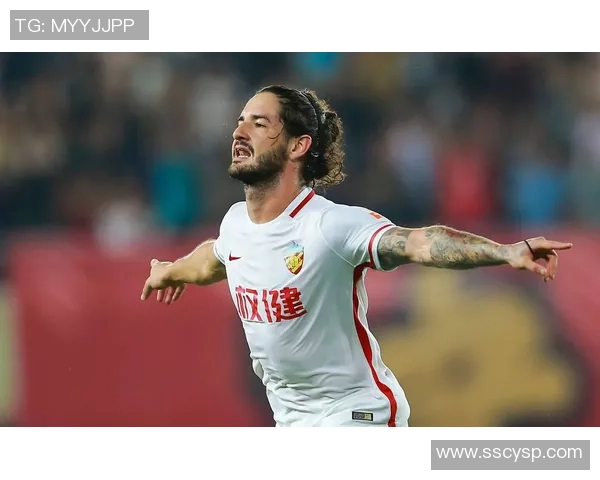 哪个足球明星的孩子身材丰满引发网友热议与关注